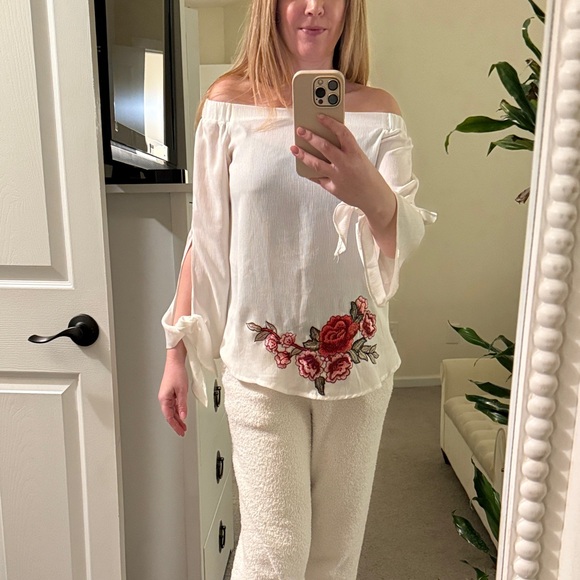 Tops - Floral Embroidered Off-Shoulder White Top